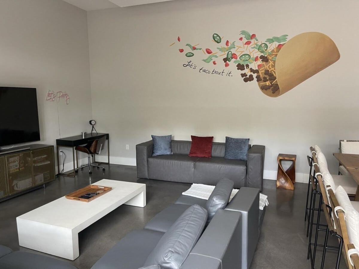 Modern 2-Home Oasis W Pool & Hot Tub In Dt オースティン エクステリア 写真