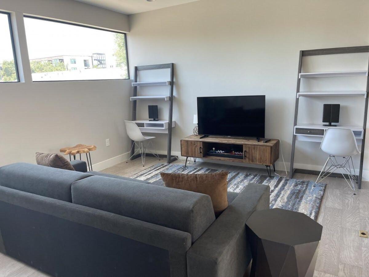 Modern 2-Home Oasis W Pool & Hot Tub In Dt オースティン エクステリア 写真