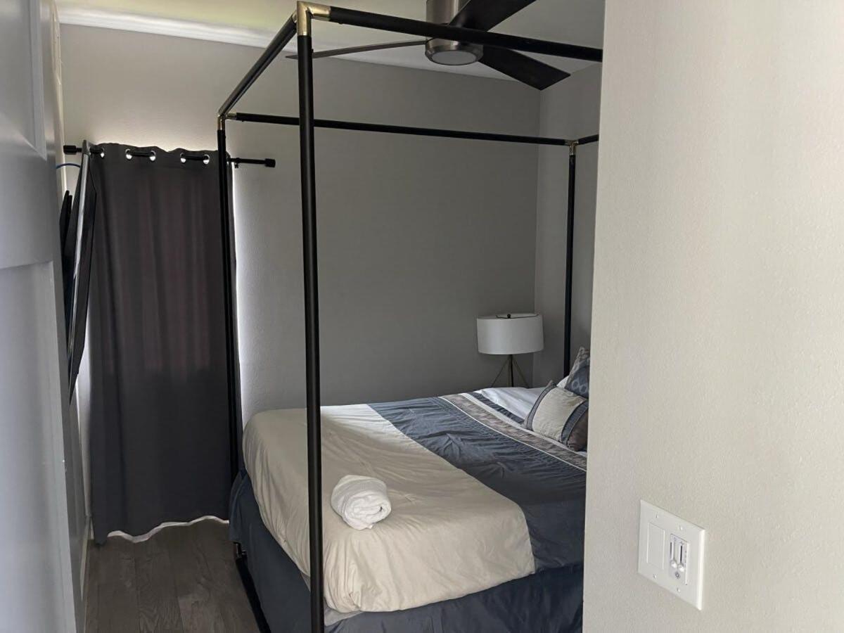 Modern 2-Home Oasis W Pool & Hot Tub In Dt オースティン エクステリア 写真