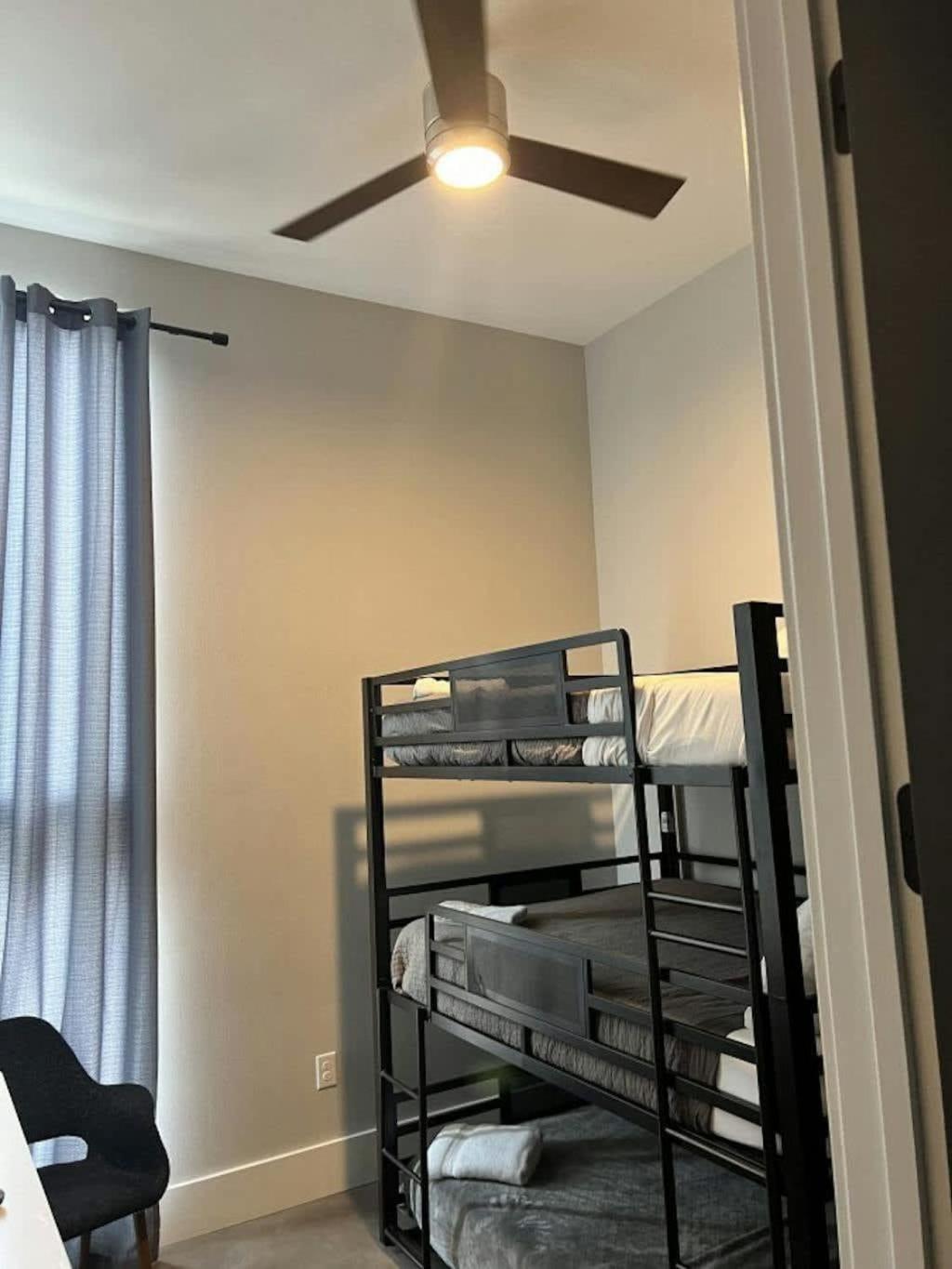 Modern 2-Home Oasis W Pool & Hot Tub In Dt オースティン エクステリア 写真