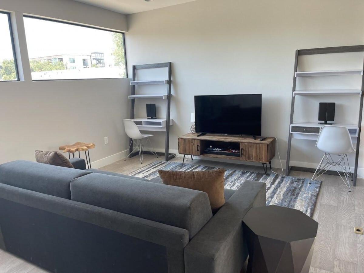 Modern 2-Home Oasis W Pool & Hot Tub In Dt オースティン エクステリア 写真